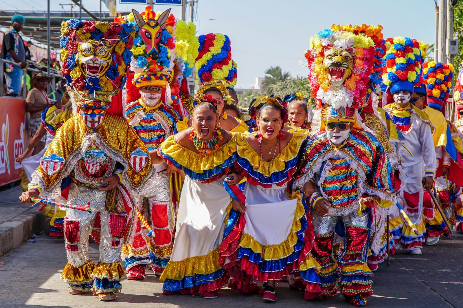 Con carroza de El País de la Belleza, Gobierno del Cambio promociona los  destinos turísticos en el Carnaval de Barranquilla | FONTUR