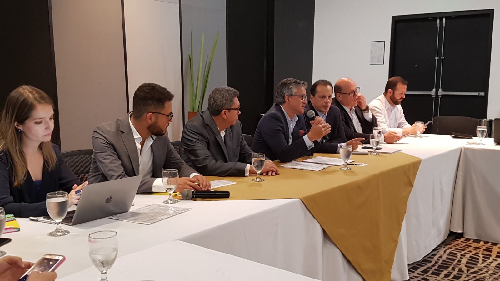 Diálogo empresarial regional para el sector turismo